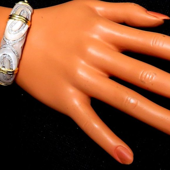 PIAGET Possession 18K Rose Gold Mother of Pearl & Diamond  Natural Diamonds Carved Mother of Pearl Bangle Bracelet 18kt